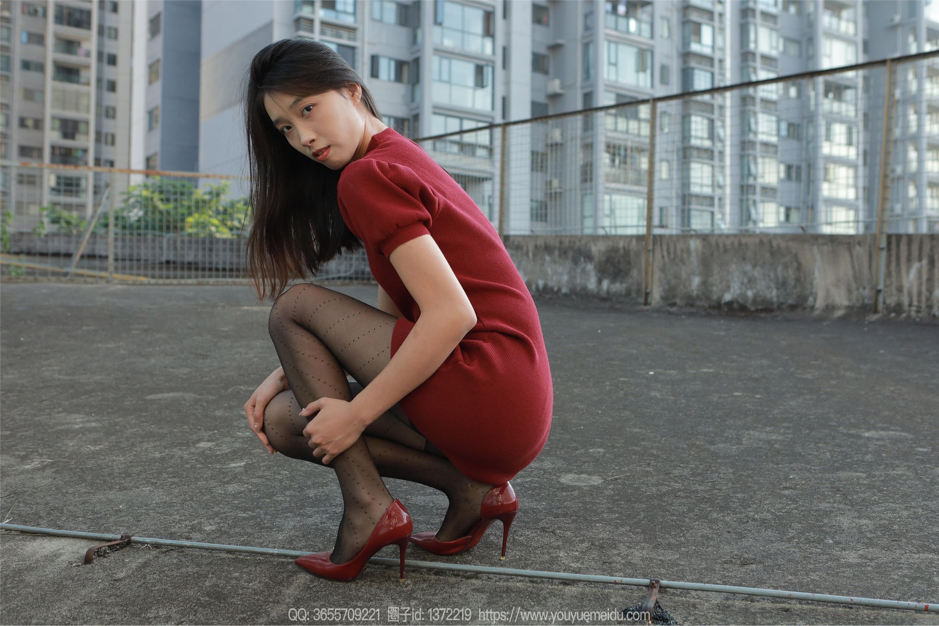 IESS异思趣向  2024.12.16 丝享家 1925 小九《黑色螺旋波点》